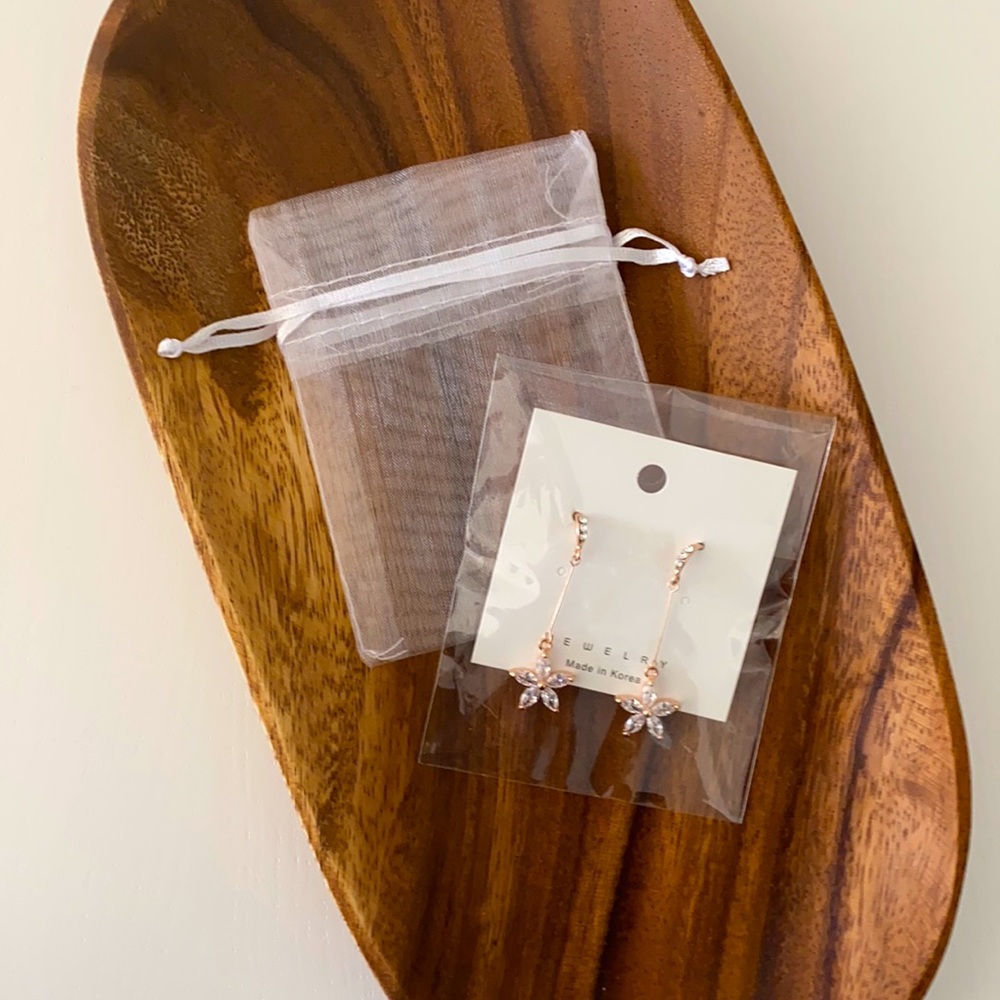 Rose Gold Dangling Flower Earrings